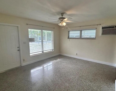 5456 Ne 1st Avenue - Photo Thumbnail 1