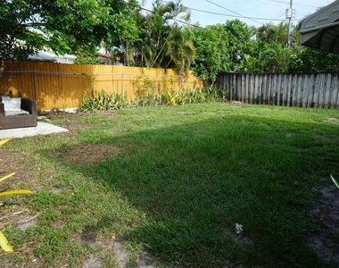 5456 Ne 1st Avenue - Photo Thumbnail 10