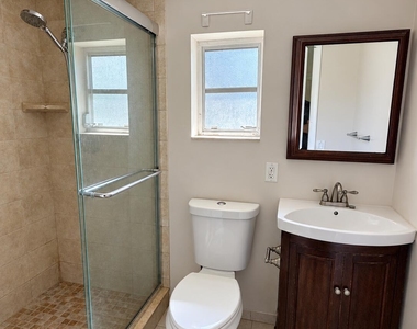 5456 Ne 1st Avenue - Photo Thumbnail 5