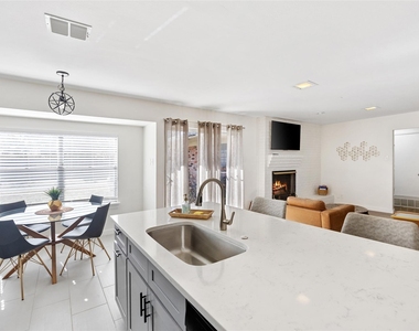 3170 Golfing Green Drive - Photo Thumbnail 12