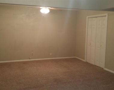 910 Westmoreland Street - Photo Thumbnail 12