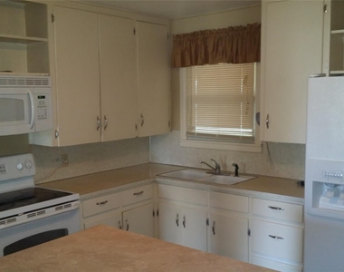 910 Westmoreland Street - Photo Thumbnail 5