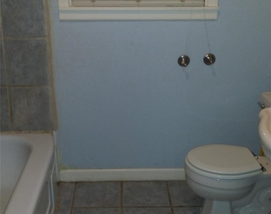 910 Westmoreland Street - Photo Thumbnail 9