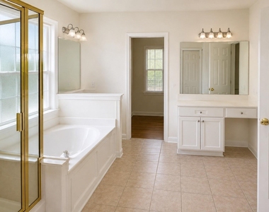 212 Longview Court - Photo Thumbnail 4