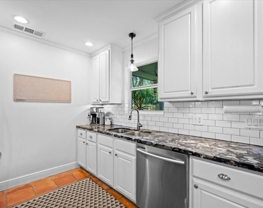 710 Cree Street - Photo Thumbnail 8