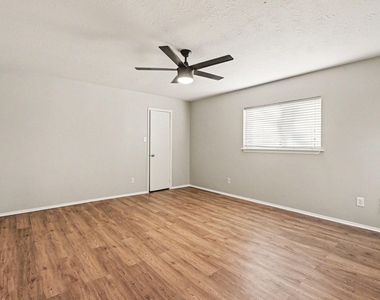 3720 Stanley Avenue - Photo Thumbnail 13