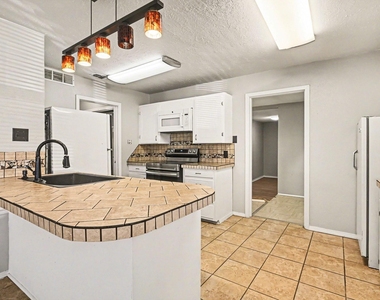 3720 Stanley Avenue - Photo Thumbnail 8