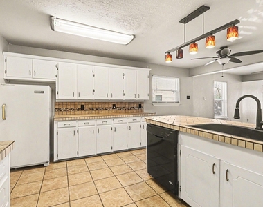 3720 Stanley Avenue - Photo Thumbnail 7