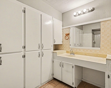3720 Stanley Avenue - Photo Thumbnail 16