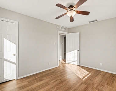 3720 Stanley Avenue - Photo Thumbnail 18