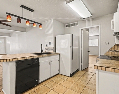 3720 Stanley Avenue - Photo Thumbnail 10