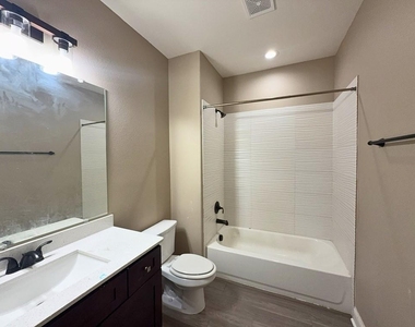 1001 Debby Court - Photo Thumbnail 13