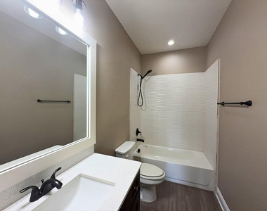 1001 Debby Court - Photo Thumbnail 23