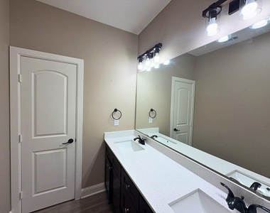 1001 Debby Court - Photo Thumbnail 6