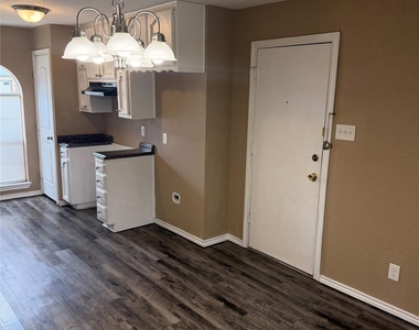 6605 Kitty Drive - Photo Thumbnail 3