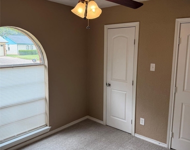 6605 Kitty Drive - Photo Thumbnail 10