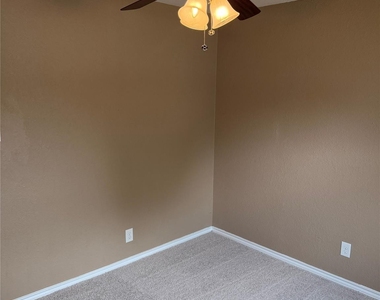 6605 Kitty Drive - Photo Thumbnail 9