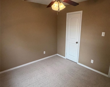 6605 Kitty Drive - Photo Thumbnail 6