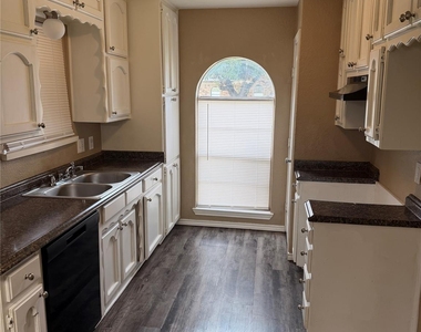 6605 Kitty Drive - Photo Thumbnail 4