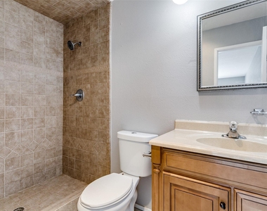 7504 Portman Avenue - Photo Thumbnail 10
