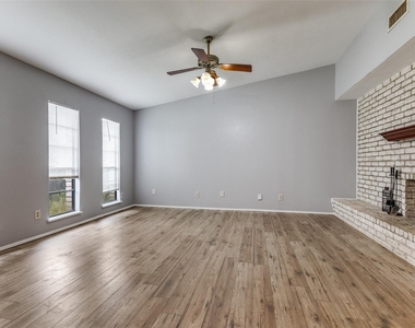7504 Portman Avenue - Photo Thumbnail 1