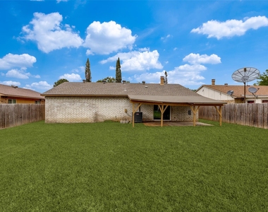 7504 Portman Avenue - Photo Thumbnail 11