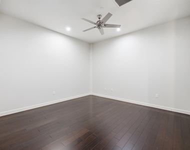 2600 W 7th Street - Photo Thumbnail 11