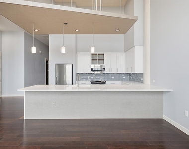 2600 W 7th Street - Photo Thumbnail 16