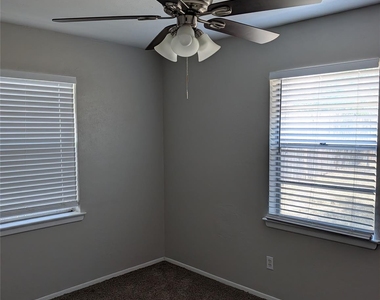 9201 Raymond Avenue - Photo Thumbnail 11