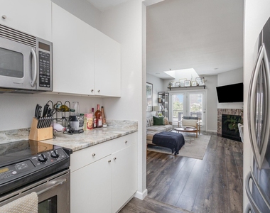 4111 Cole Avenue - Photo Thumbnail 11