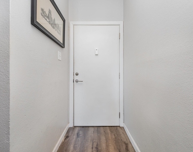 4111 Cole Avenue - Photo Thumbnail 3