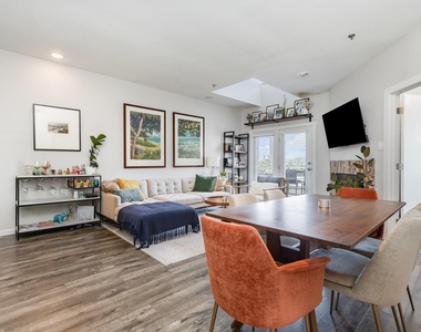 4111 Cole Avenue - Photo Thumbnail 7