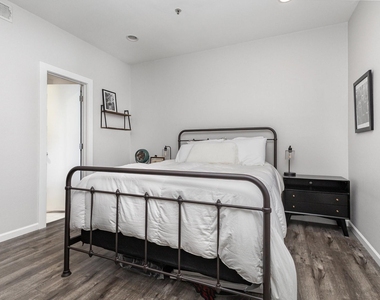 4111 Cole Avenue - Photo Thumbnail 16