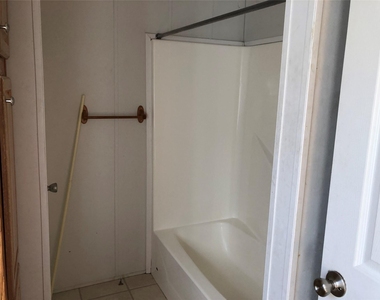 118 Windy Creek Court - Photo Thumbnail 8