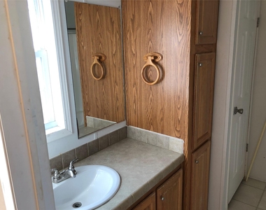 118 Windy Creek Court - Photo Thumbnail 7