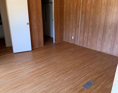 128 Rommel Court - Photo Thumbnail 8