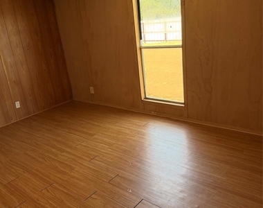 128 Rommel Court - Photo Thumbnail 2