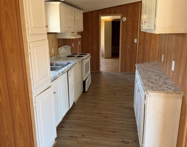 128 Rommel Court - Photo Thumbnail 10