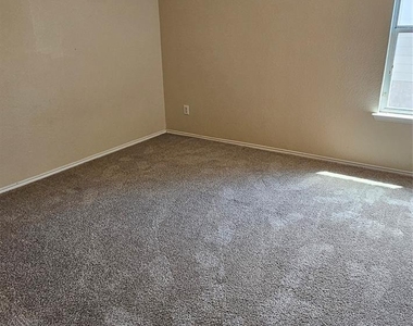2820 Deer Ridge Drive - Photo Thumbnail 6