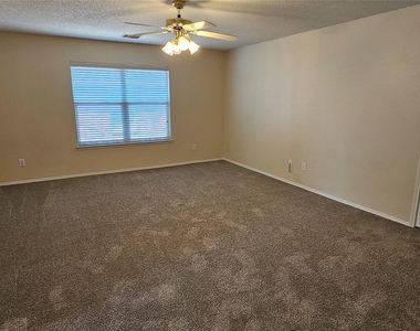 2820 Deer Ridge Drive - Photo Thumbnail 4