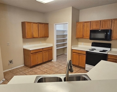 2820 Deer Ridge Drive - Photo Thumbnail 3