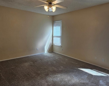 2820 Deer Ridge Drive - Photo Thumbnail 8