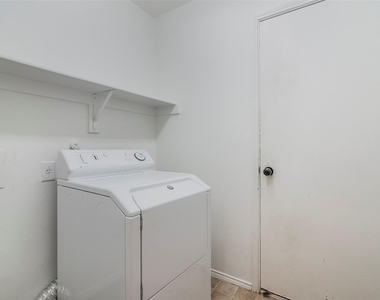 2901 Saddle Drive - Photo Thumbnail 24