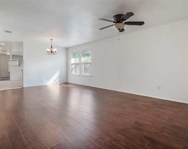2901 Saddle Drive - Photo Thumbnail 5