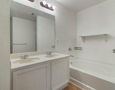 2901 Saddle Drive - Photo Thumbnail 16