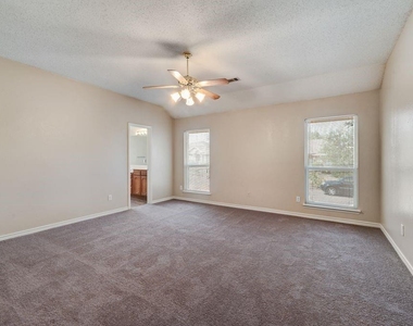 1557 Aberdeen Drive - Photo Thumbnail 11