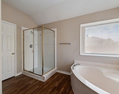 1557 Aberdeen Drive - Photo Thumbnail 13