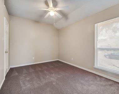 1557 Aberdeen Drive - Photo Thumbnail 17