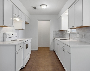 6413 Melinda Court - Photo Thumbnail 9