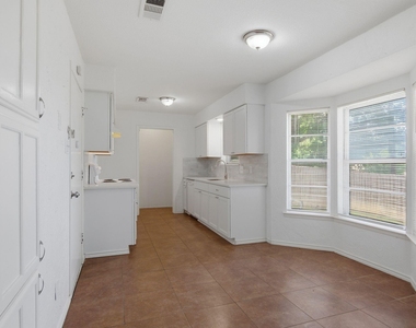 6413 Melinda Court - Photo Thumbnail 8
